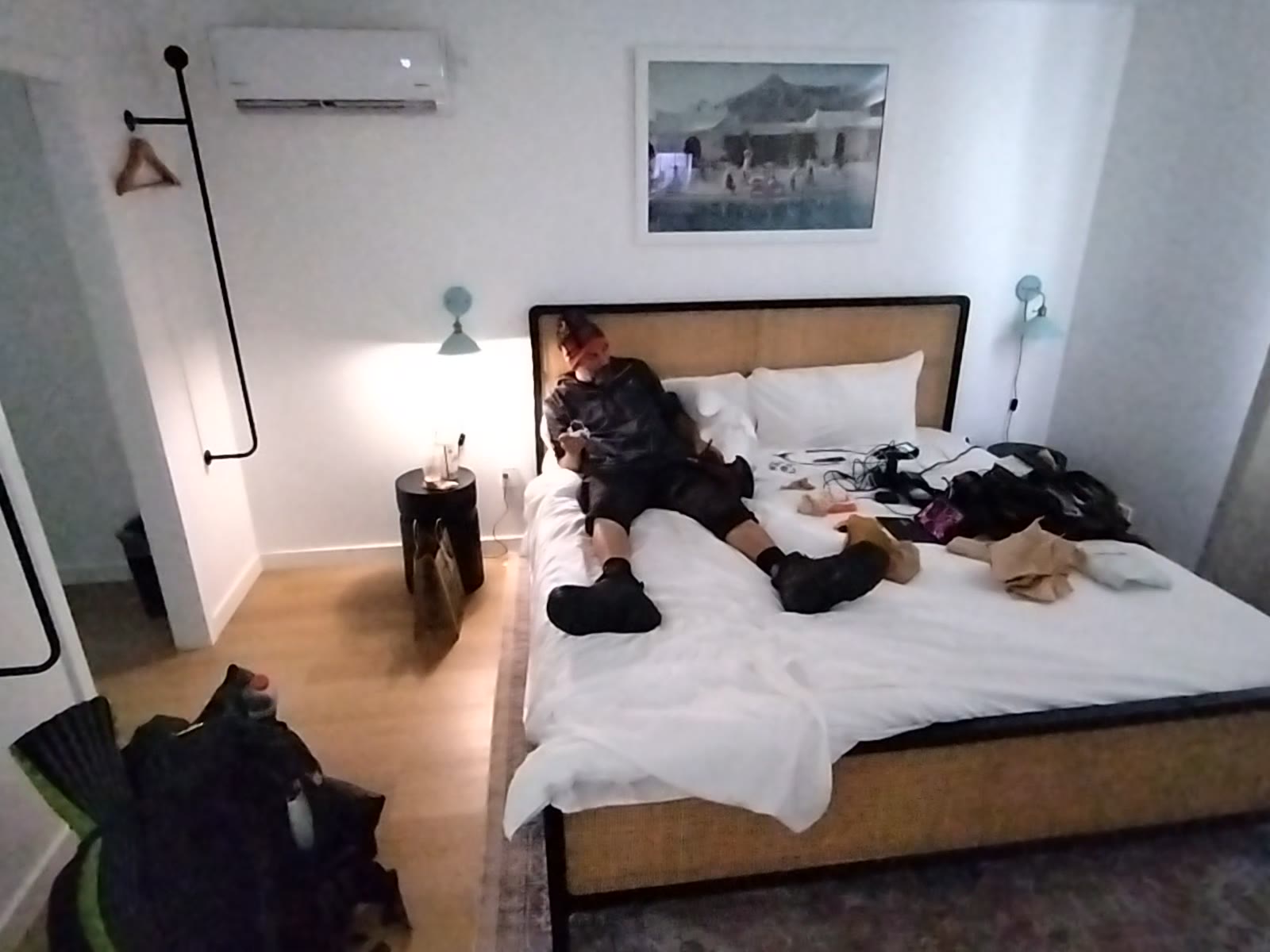 A Rhythmic Night of Solitary Rest