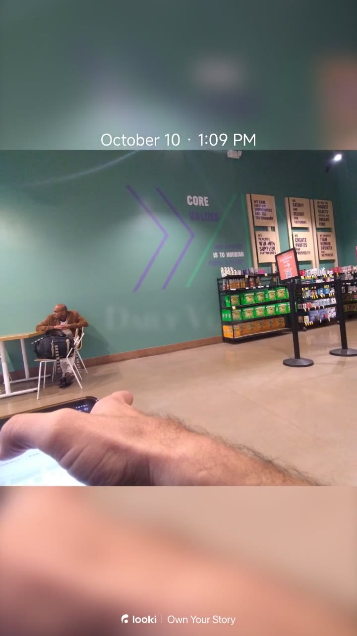 Daily Vlog (Oct 10, 2026): A Quiet Afternoon of Browsing, Wandering, and Reflection